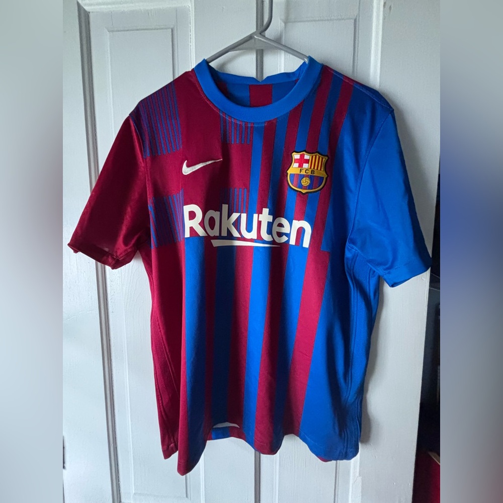Men’s size Medium Barcelona football jersey